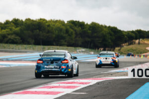Arrière voiture Panther Pro sur circuit
